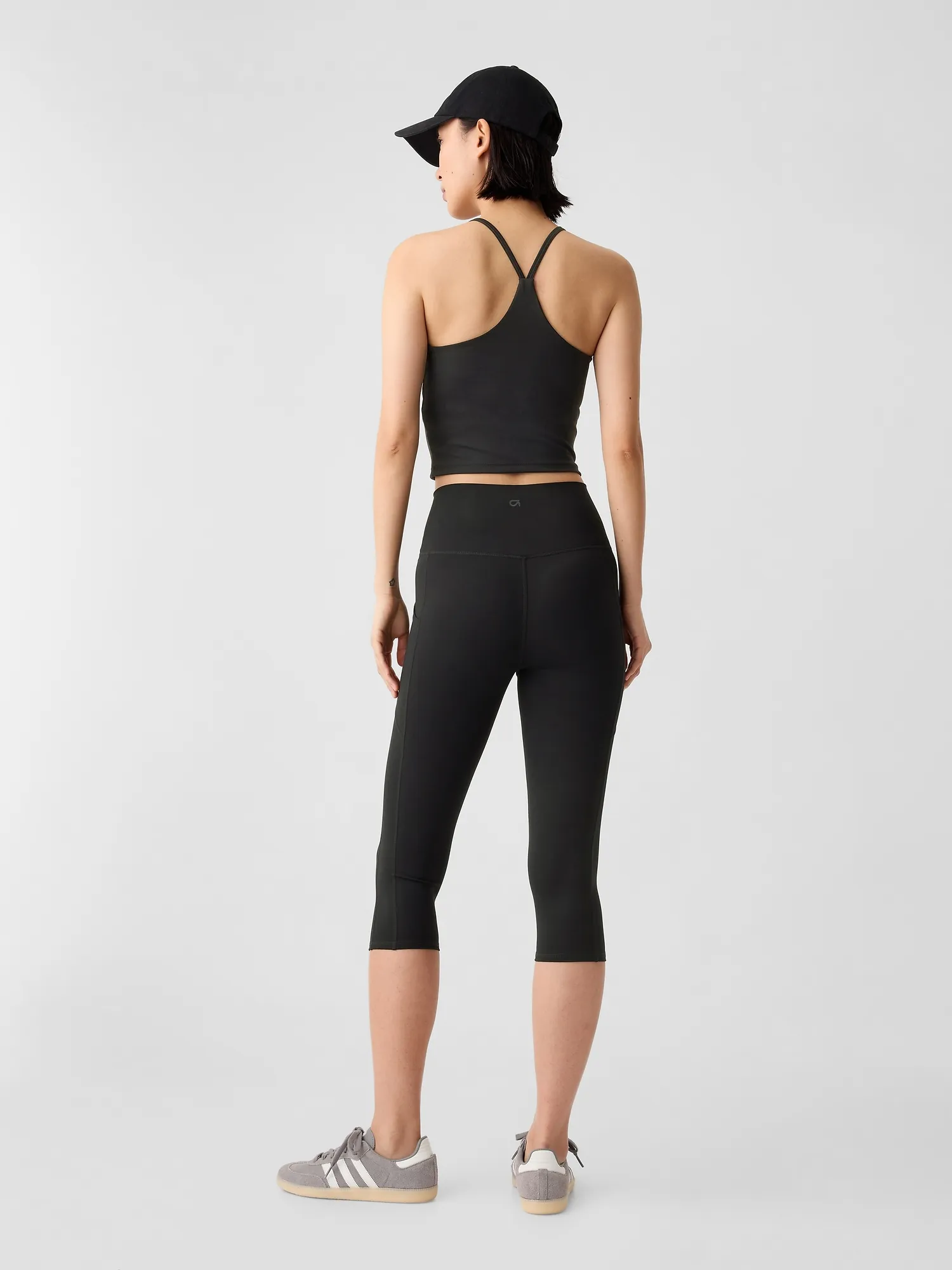 GapFit Sky High Studio Crop Leggings