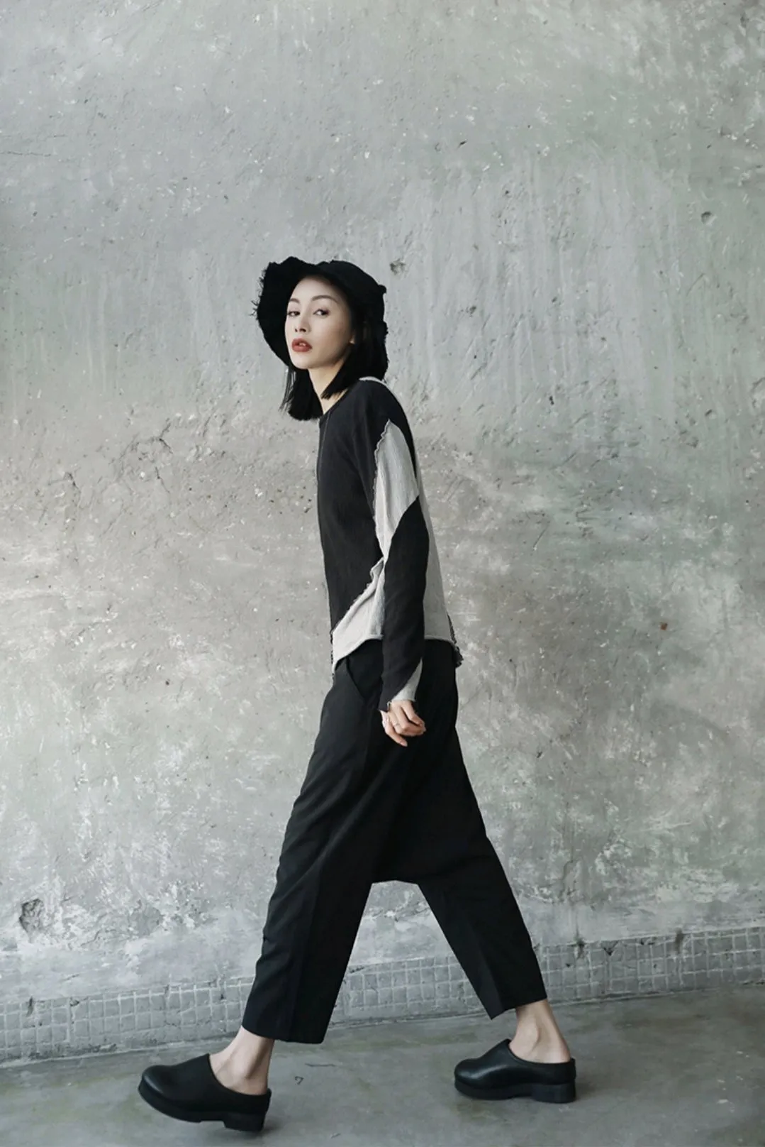 Stretchy Wide Leg Pants by Yuuto