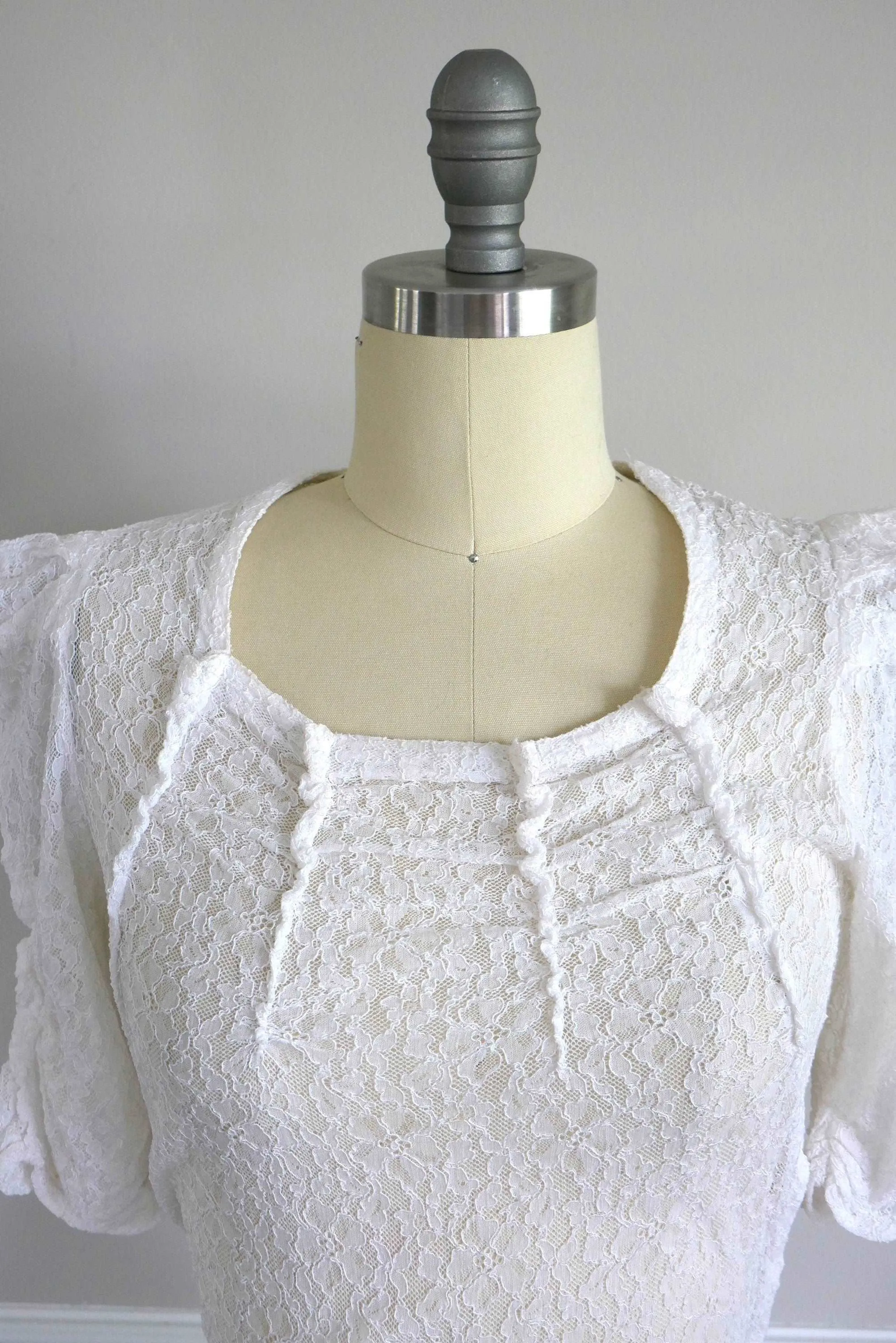 Vintage 1930s Wedding Dress, 30s white bias cut puff sleeve lace gown, Size XS